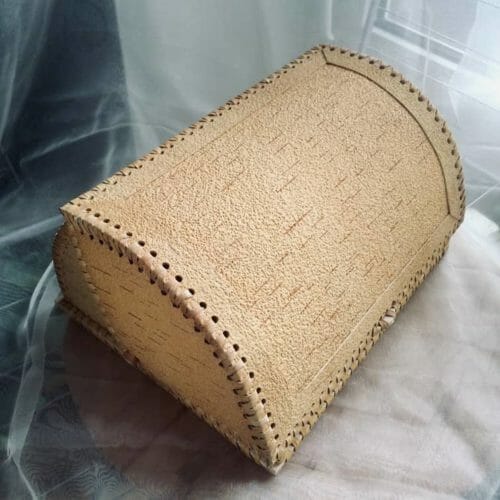 Bread boxes made of birch bark nature! Pure natural product, 100% made from birch bark. Because of the essential oils: Antiseptic and antibacterial.