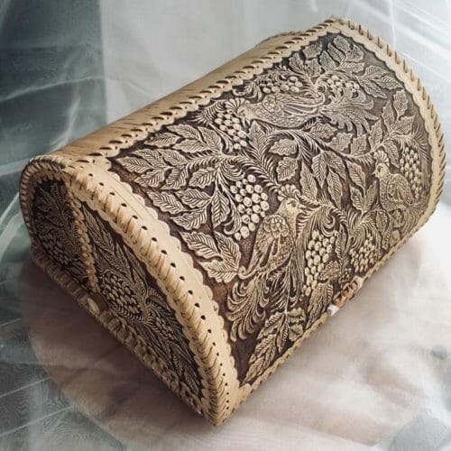 Birch bark bread boxes series birds large - handicrafts from Siberia! The best you can do for your bread etc.
